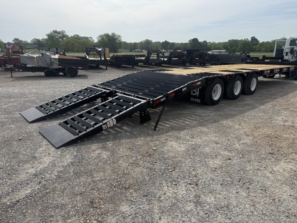 New 2026 Behnke 102"x33' 25 TON Pintle Hitch Trailer *AIR RAMPS*