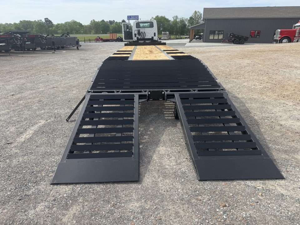 New 2026 Behnke 102"x33' 25 TON Pintle Hitch Trailer *AIR RAMPS*