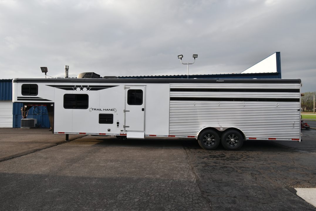 New 2026 Bison Trailers TH71016 Horse Trailer