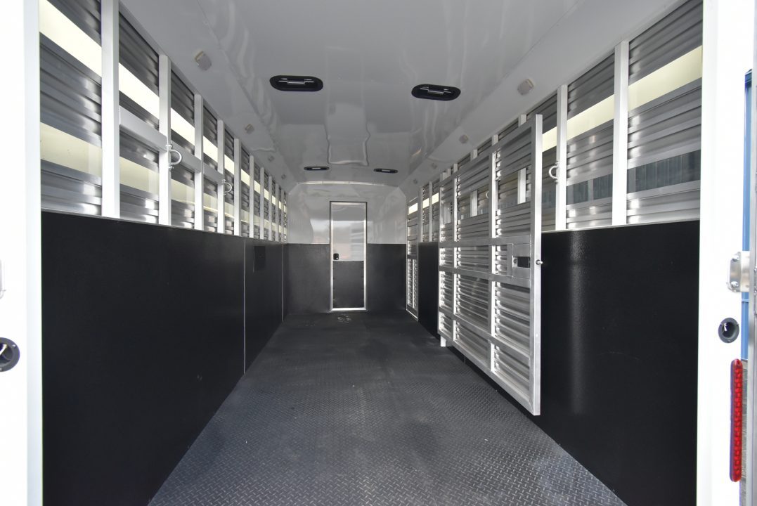 New 2026 Bison Trailers TH71016 Horse Trailer