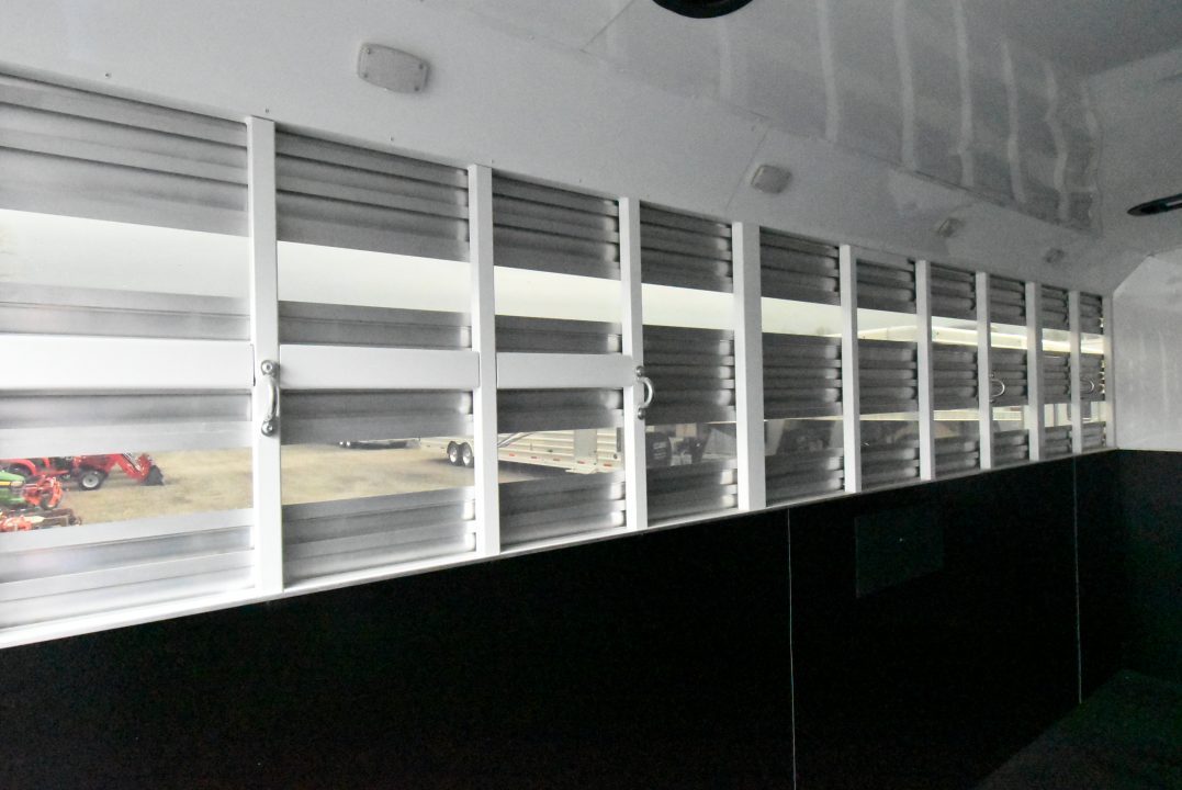 New 2026 Bison Trailers TH71016 Horse Trailer