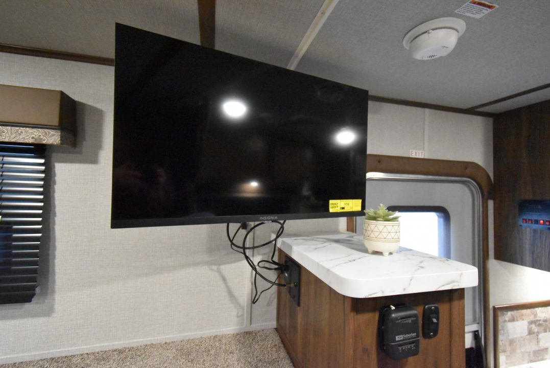 New 2026 Bison Trailers TH71016 Horse Trailer