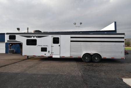 New 2026 Bison Trailers TH71016 Horse Trailer