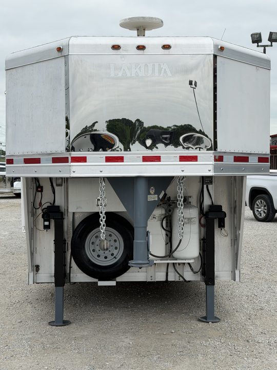 Used 2007 Lakota 3 Horse Gooseneck Living Quarters Horse Trailer