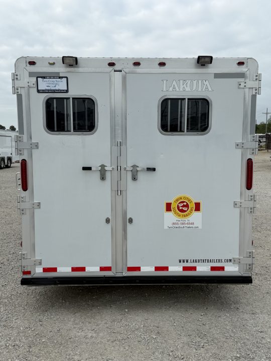 Used 2007 Lakota 3 Horse Gooseneck Living Quarters Horse Trailer