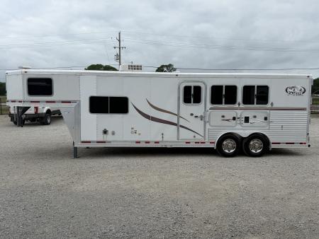 Used 2007 Lakota 3 Horse Gooseneck Living Quarters Horse Trailer