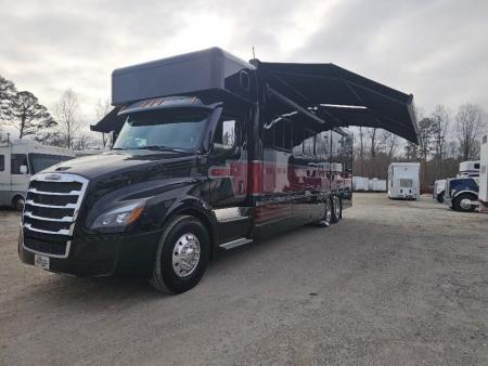 New 2026 Show Hauler 30QTSSL Class A