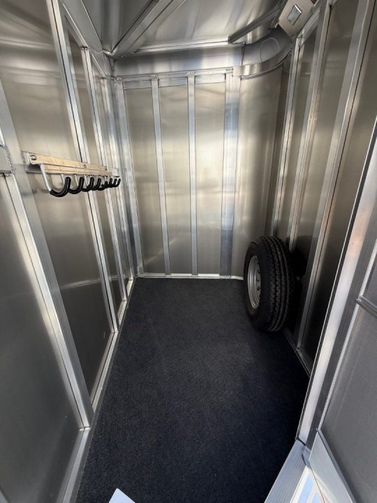 New 2026 Adam 2H Slant Mustang Horse Trailer