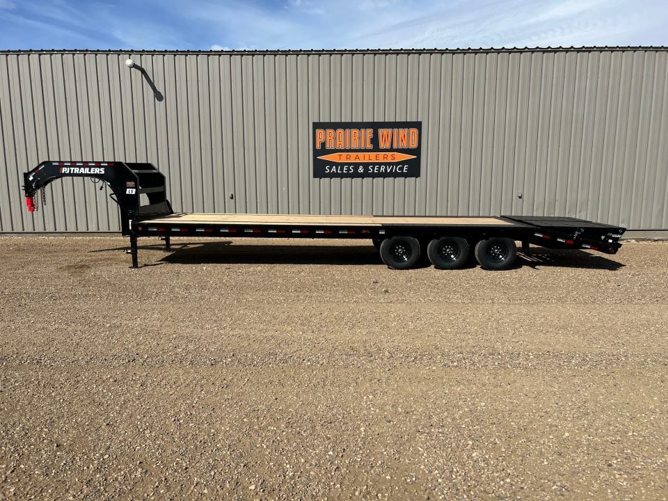 New 2026 PJ Trailers 30' Gooseneck LS Triple Axle Flatbed Trailer
