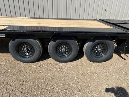 New 2026 PJ Trailers 30' Gooseneck LS Triple Axle Flatbed Trailer