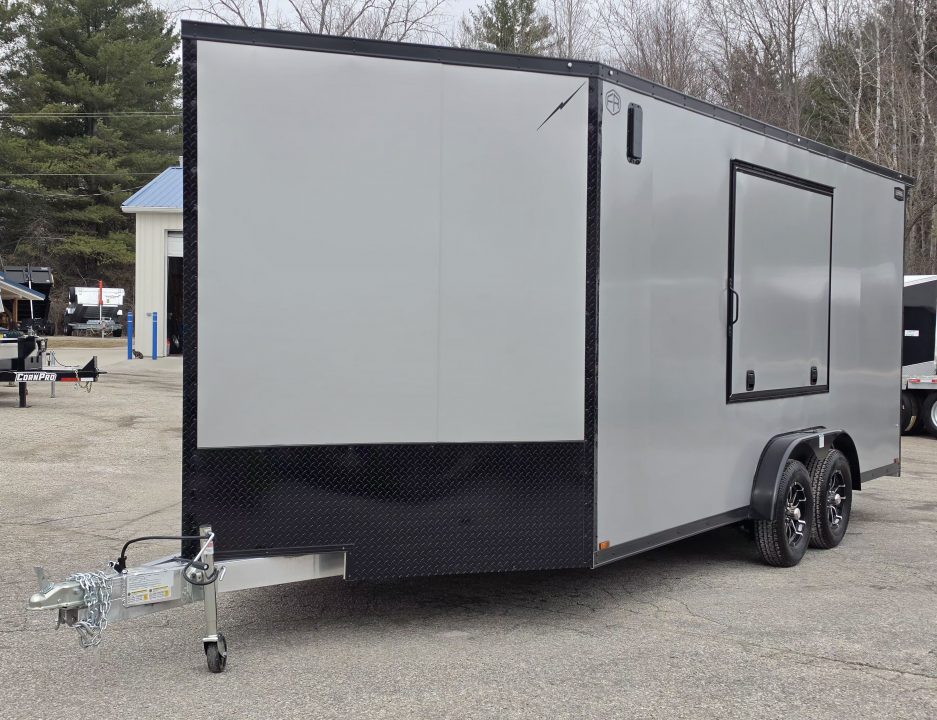 New 7.5 X 18 + 5' V NOSE SNOWMOBILE ENCLOSED ALL ALUMINUM POLY COMPOSITE EXTERIOR 2026 LIGHTNING SIDE ESCAPE DOOR