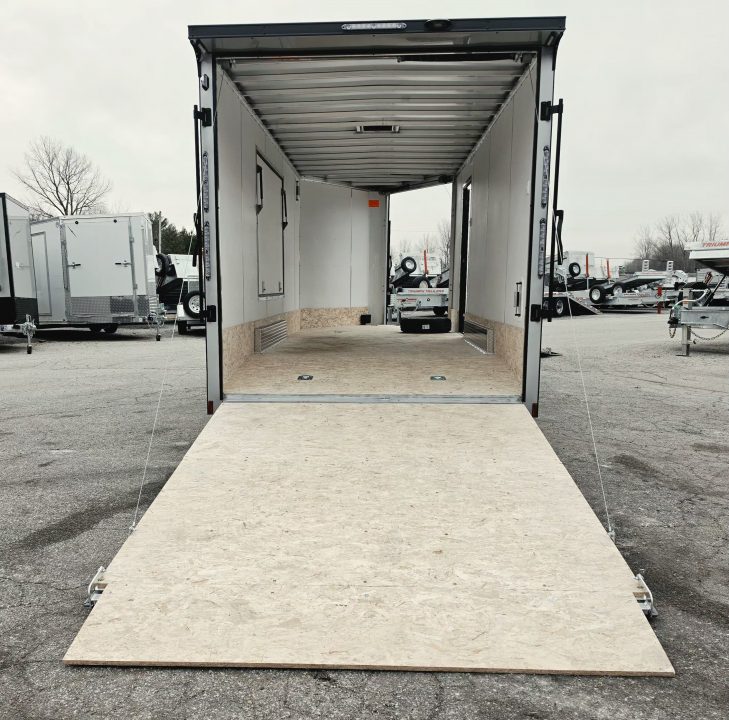 New 7.5 X 18 + 5' V NOSE SNOWMOBILE ENCLOSED ALL ALUMINUM POLY COMPOSITE EXTERIOR 2026 LIGHTNING SIDE ESCAPE DOOR