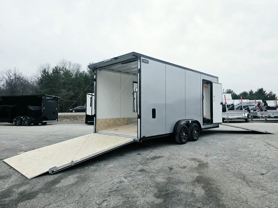 New 7.5 X 18 + 5' V NOSE SNOWMOBILE ENCLOSED ALL ALUMINUM POLY COMPOSITE EXTERIOR 2026 LIGHTNING SIDE ESCAPE DOOR