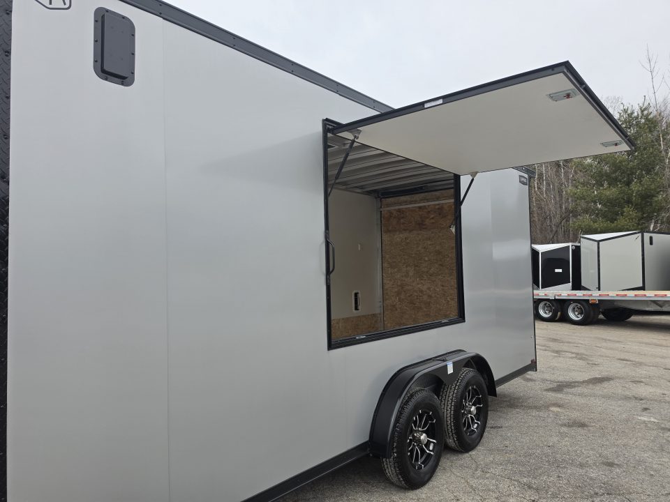 New 7.5 X 18 + 5' V NOSE SNOWMOBILE ENCLOSED ALL ALUMINUM POLY COMPOSITE EXTERIOR 2026 LIGHTNING SIDE ESCAPE DOOR