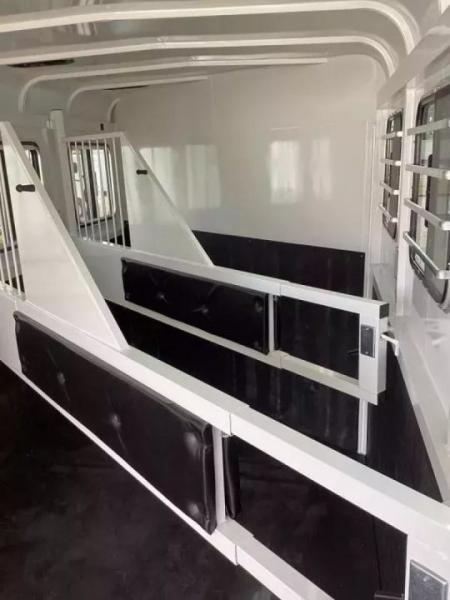 New 2026 Thuro-Bilt Liberty 7'6" Tall-4 Horse Trailer-Adjustable Dividers-1' Added Length
