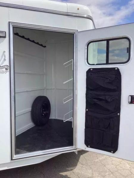 New 2026 Thuro-Bilt Liberty 7'6" Tall-4 Horse Trailer-Adjustable Dividers-1' Added Length
