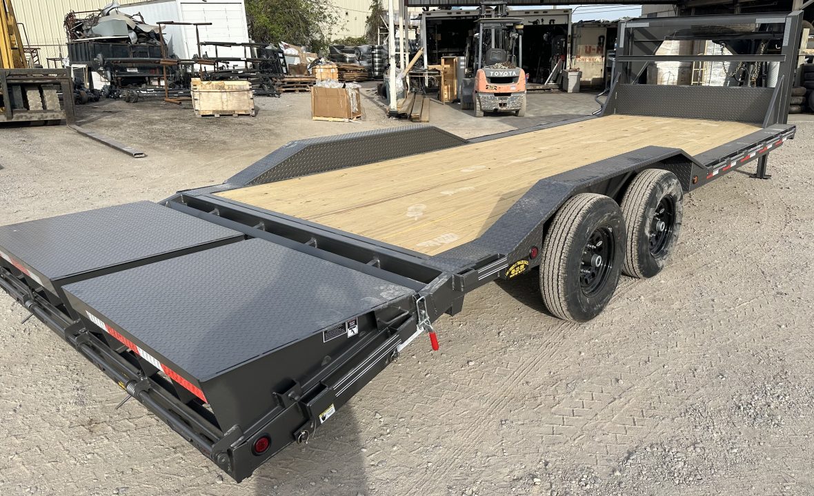 New 2026 East Texas Trailers 102"x24' Gooseneck Lowstyle w/ Drive over fenders & Mini Macho Dove Equipment Trailer