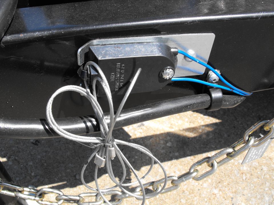 New Enclosed Trailer 7 X12 7' Int 5200 LB Axle/Brks White