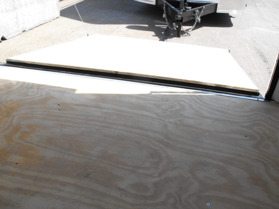 New Enclosed Trailer 7 X12 7' Int 5200 LB Axle/Brks White