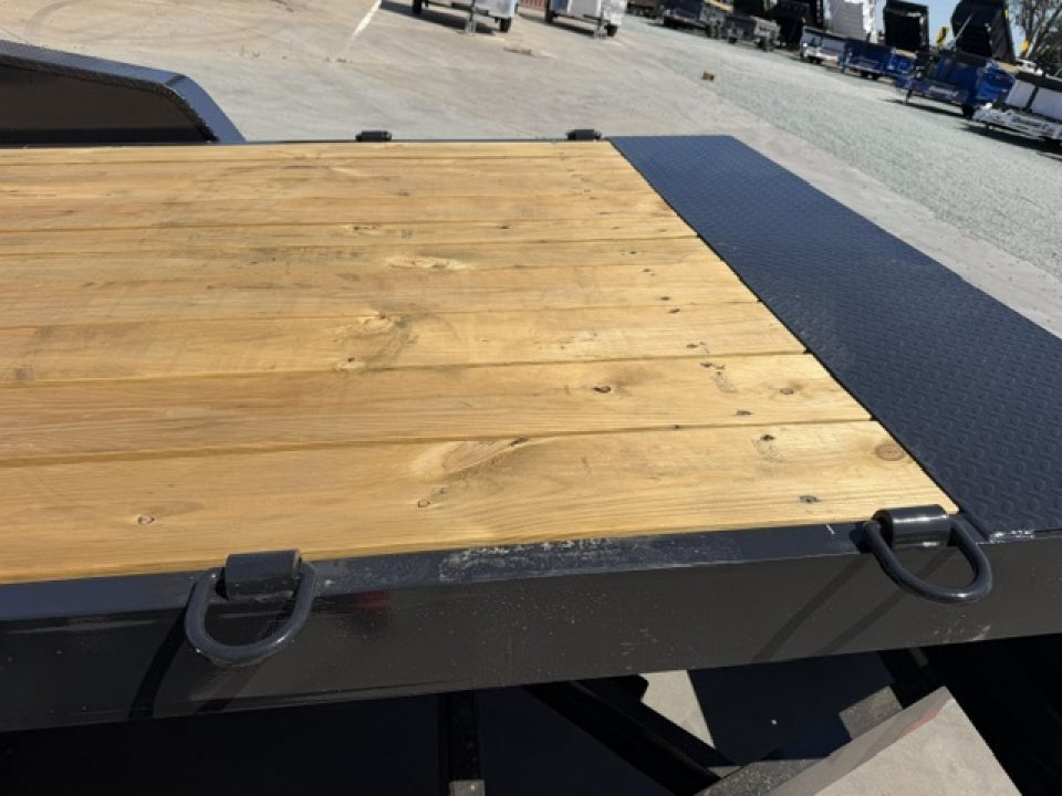 New 2026 Big Tex Trailers 14EH-18D3A-MR 7FT X 18FT 15.4K GVW Equipment Trailer