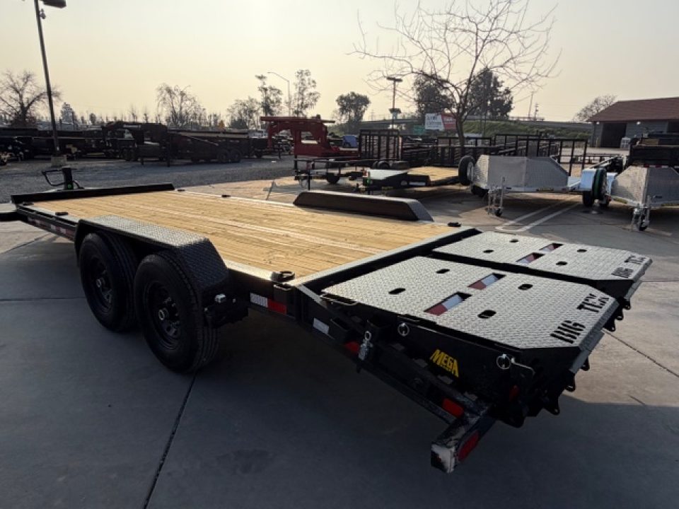 New 2026 Big Tex Trailers 14EH-20D3A-MR 7FT X 20FT 15.4K GVW Car Hauler