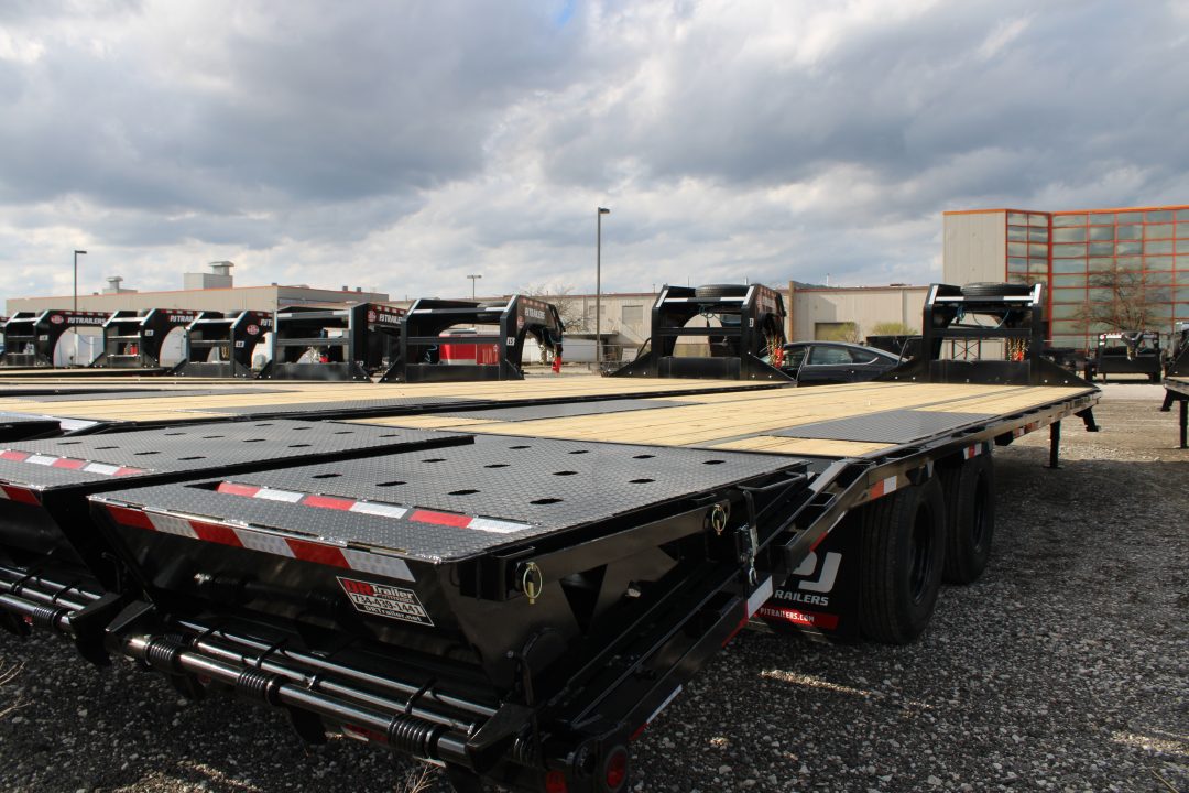 New 2026 PJ Trailers 32' MR 25K GVWR GOOSENECK STOCK ID 53035 Equipment Trailer
