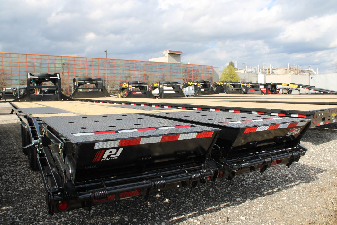New 2026 PJ Trailers 32' MR 25K GVWR GOOSENECK STOCK ID 53035 Equipment Trailer