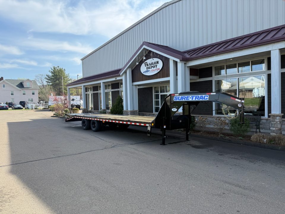 New Sure-Trac 8'6" x 30' Heavy Duty Low Profile Deckover Gooseneck Trailer 25.9K