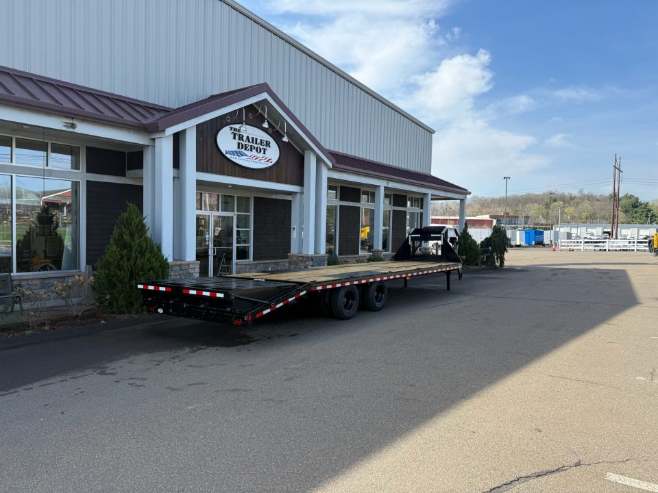 New Sure-Trac 8'6" x 30' Heavy Duty Low Profile Deckover Gooseneck Trailer 25.9K