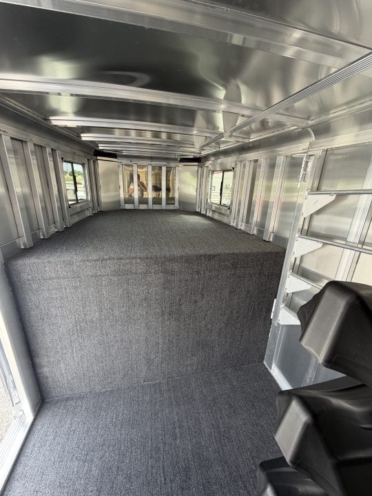 New 2026 Featherlite 5 Horse Gooseneck Horse Trailer