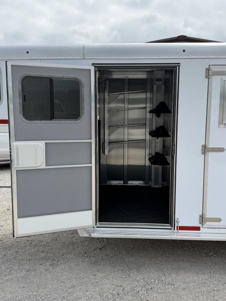 New 2026 Featherlite 5 Horse Gooseneck Horse Trailer