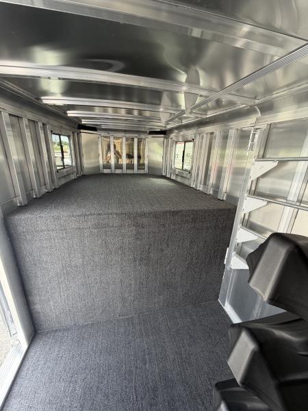 New 2026 Featherlite 5 Horse Gooseneck Horse Trailer