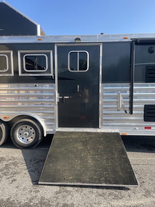 Used 2016 4-Star Trailers 4H REVERSE SIDE LOAD Horse Trailer