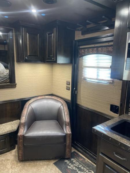 Used 2016 4-Star Trailers 4H REVERSE SIDE LOAD Horse Trailer