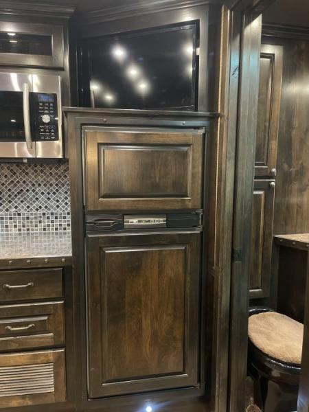 Used 2016 4-Star Trailers 4H REVERSE SIDE LOAD Horse Trailer
