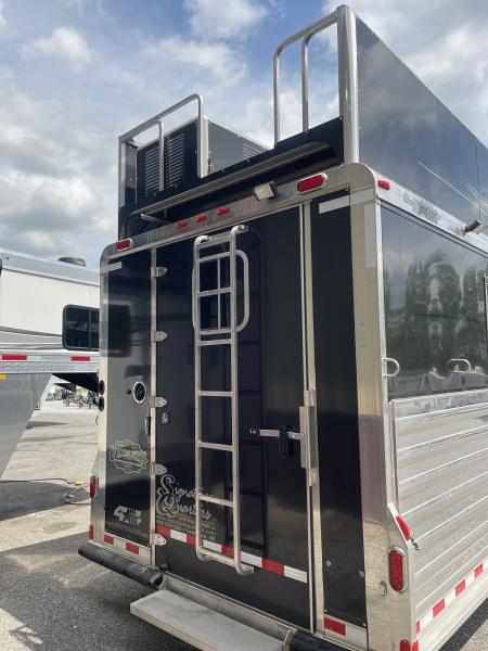 Used 2016 4-Star Trailers 4H REVERSE SIDE LOAD Horse Trailer