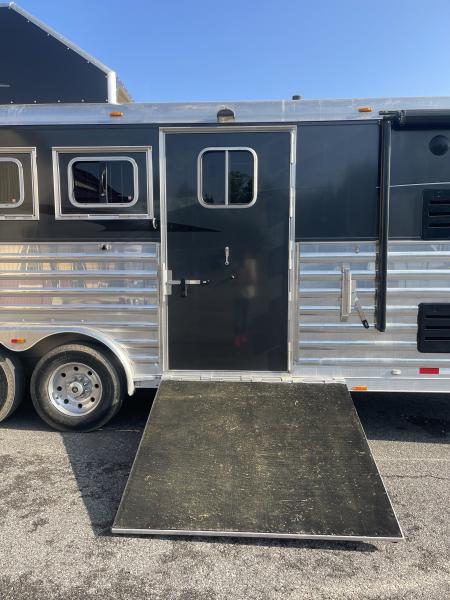 Used 2016 4-Star Trailers 4H REVERSE SIDE LOAD Horse Trailer