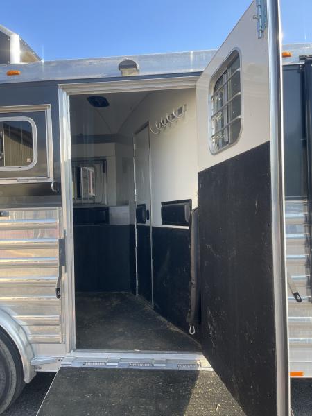 Used 2016 4-Star Trailers 4H REVERSE SIDE LOAD Horse Trailer