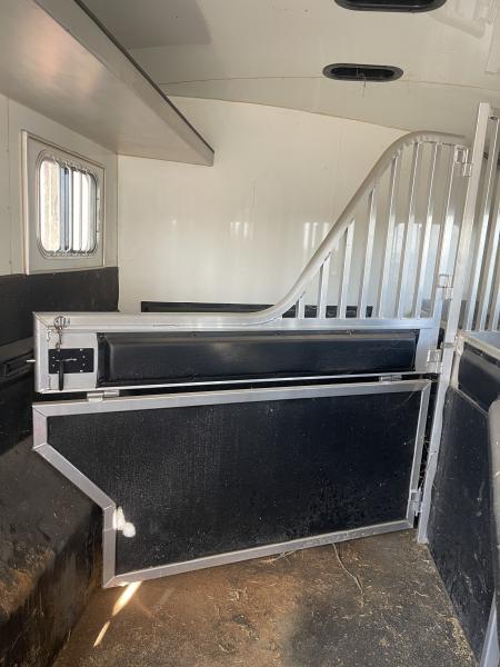Used 2016 4-Star Trailers 4H REVERSE SIDE LOAD Horse Trailer