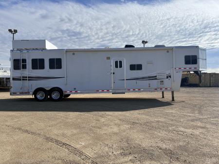 Used 2009 Lakota Grande 3H LQ Horse Trailer