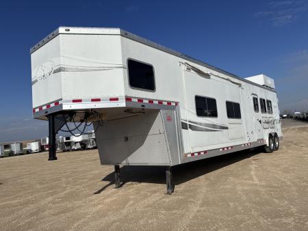 Used 2009 Lakota Grande 3H LQ Horse Trailer