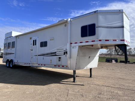 Used 2009 Lakota Grande 3H LQ Horse Trailer