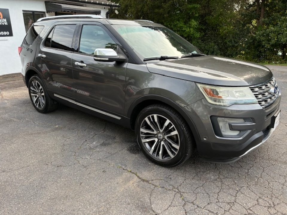 Used 2016 Ford Explorer Platinum SUV