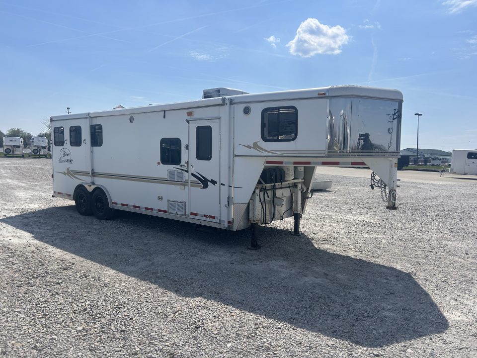Used 2004 Bison Trailers 3 Horse LQ Horse Trailer