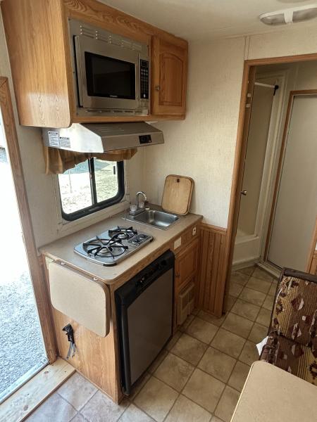 Used 2004 Bison Trailers 3 Horse LQ Horse Trailer