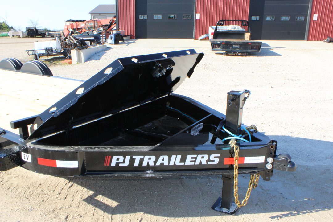 New 2026 PJ Trailers EV 20' Equipment Trailer