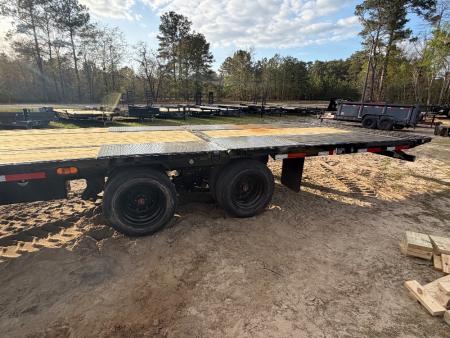 New 2026 MAXX-D YDX 32'x102" Flatbed Trailer