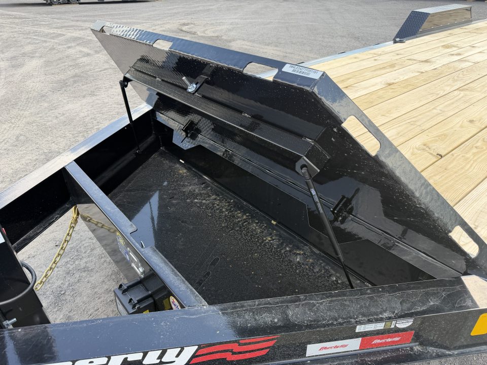 New 2026 Liberty LE16K83X19+3B8 Equipment Trailer