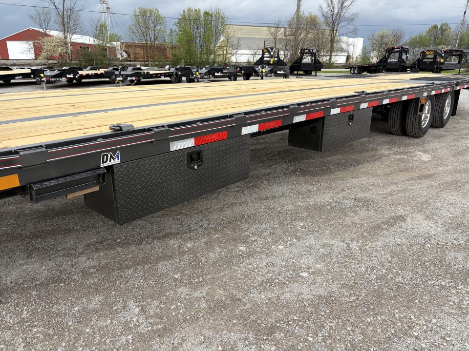 New 2026 Diamond C Trailers FMAX210L35X102HDT (102" x 35') 25K Hydraulic Dovetail Flatbed Trailer