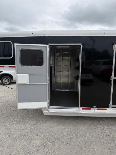 New 2026 Featherlite 6 Horse Gooseneck Horse Trailer